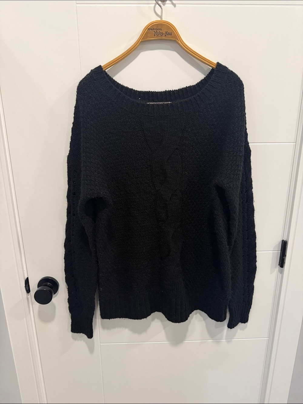 Black Cable-Knit Women's Sweater - Brand Unknown
